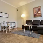 Smulikowskiego 9
